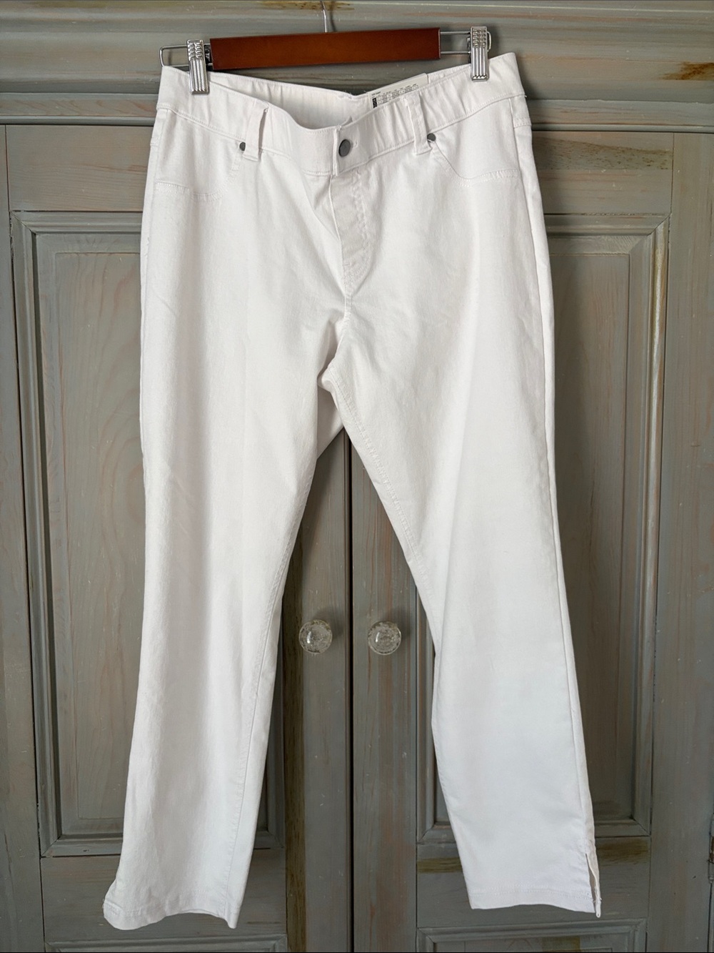 HUE White Women's Capris